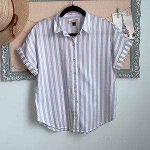 Universal Thread Women's Blue Strip Button Down Short Sleeve Shirt